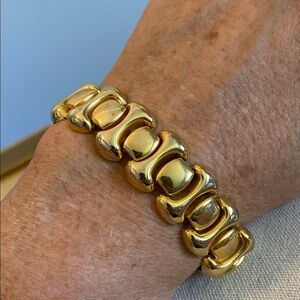 Elegant Gold Bracelet